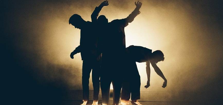 NEĮVYKS! Garso ir judesio spektaklis „Out of the Box“